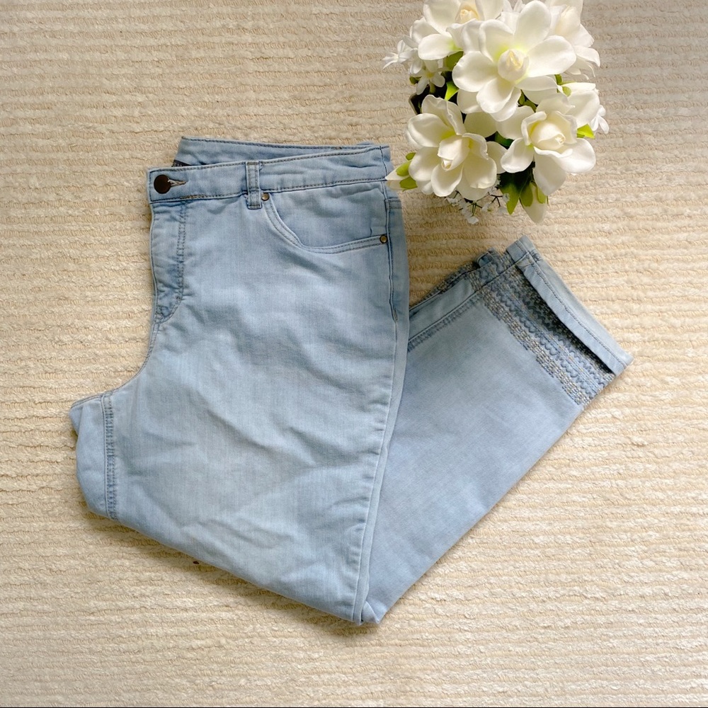 Christopher & Banks embroidered cropped denim jeans